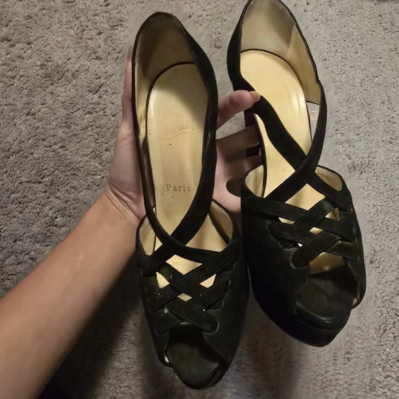 Black Stiletto Heels - Picture 2 of 5